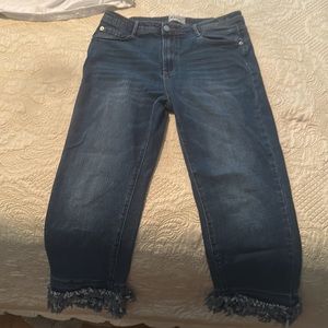 Super cute rough fringe edge